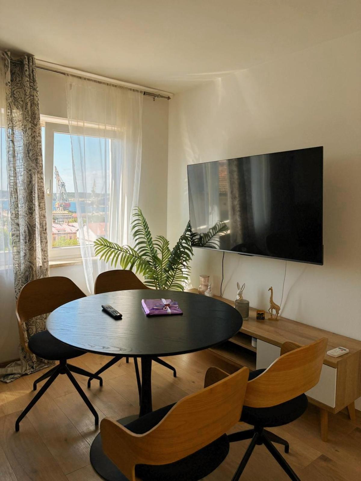 Ana Apartman Póla Kültér fotó